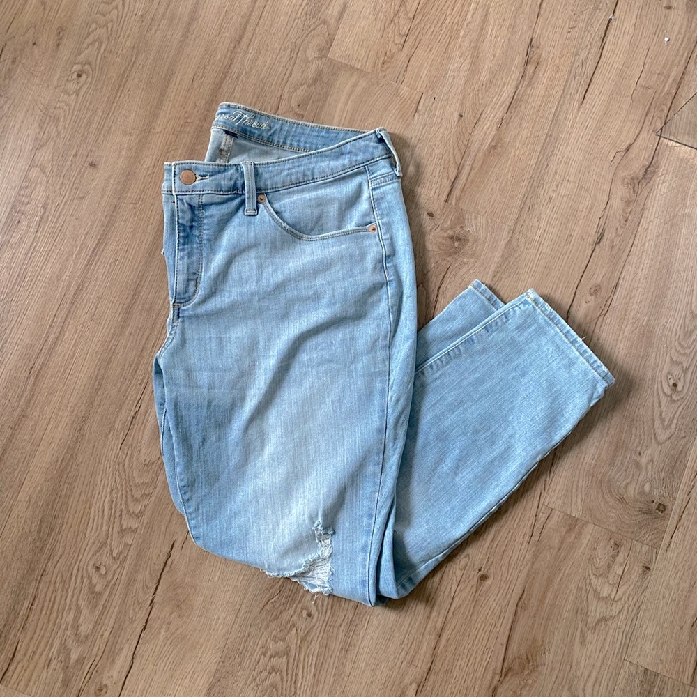 American Thread Mid Rise Curvy Skinny Jeans